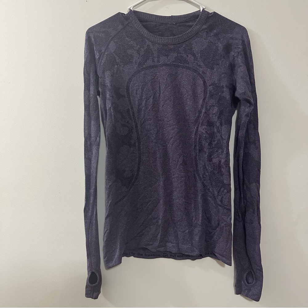 Lululemon‎ Run Swiftly Tech Long Sleeve Special Edition
Concord Grape Size 8
